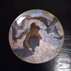 Plate Collection "Seashells" 1980 Painting by American artist Thornton Utz